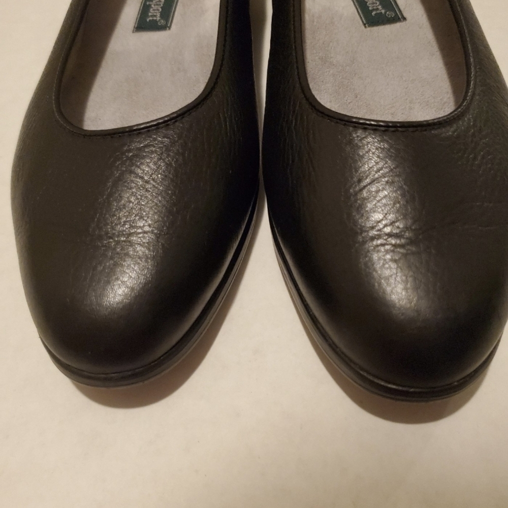 Comfort by Rockport Black Flats